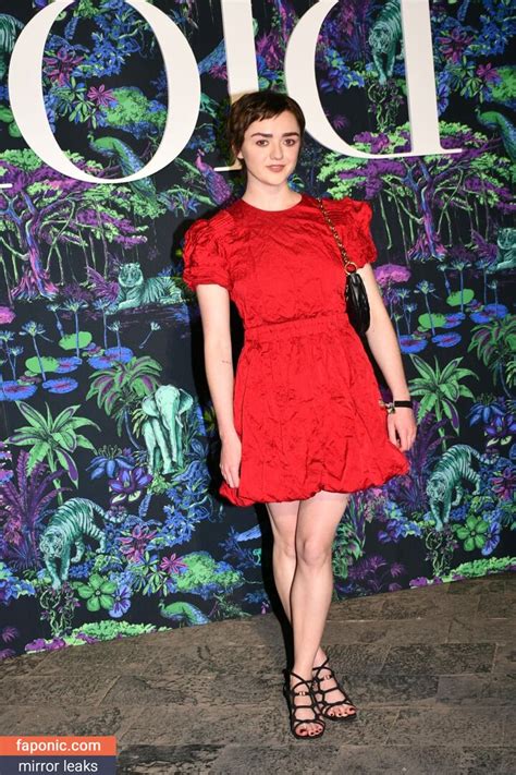 maisie williams mude|Maisie Williams: Exploring The Iconic Topless Scene